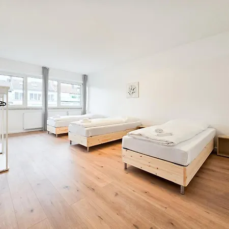 Tolstov - With 4 Or 5 - 15 Min Messe Dus & 10 Min Old Town Dus * Dusseldorf
