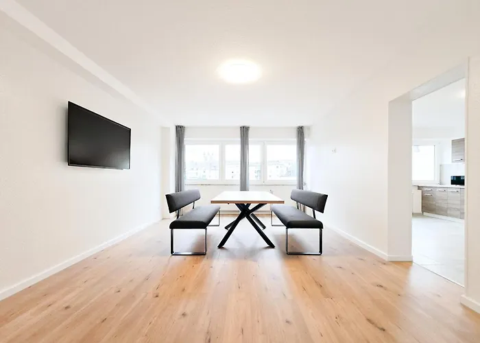 Raj Living - City Apartment With 5 Rooms - 15 Min Messe Dus & 10 Min Old Town Dus