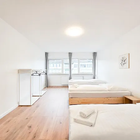 Tolstov - With 4 Or 5 - 15 Min Messe Dus & 10 Min Old Town Dus Appartement *